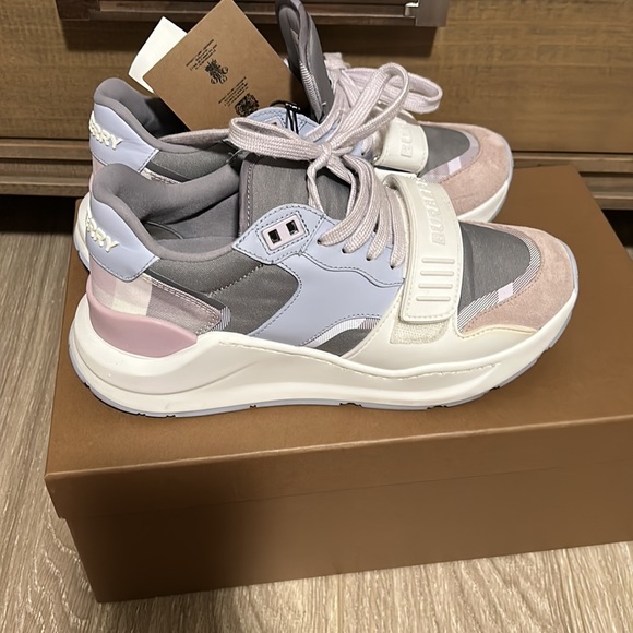 Burberry Ramsey Low Top Sneaker - Picture 7 of 12